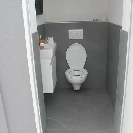 Apartma Z Bazenom Cazin