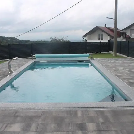 Tatil Evi Apartma Z Bazenom