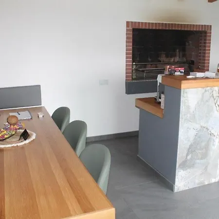 Apartma Z Bazenom Tatil Evi Cazin